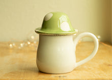 Load image into Gallery viewer, Lidded mushroom mug