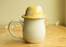 Load image into Gallery viewer, Lidded mushroom mug